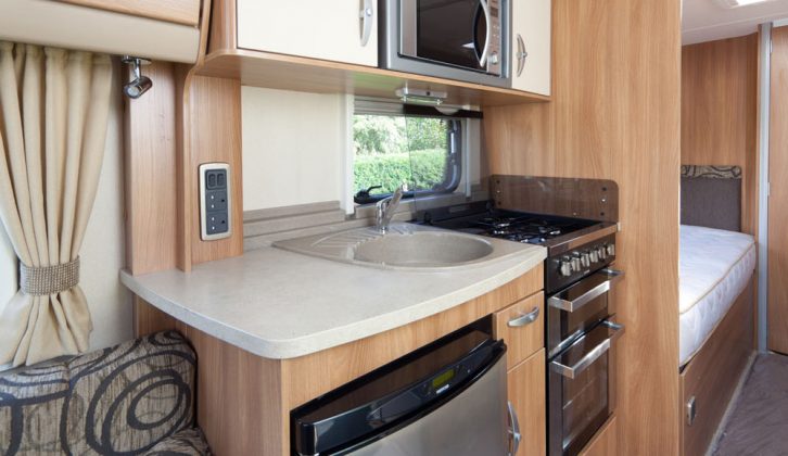 Read what Practical Caravan's reviewers thought of the kitchen in the 2011 Swift Challenger 565 caravan