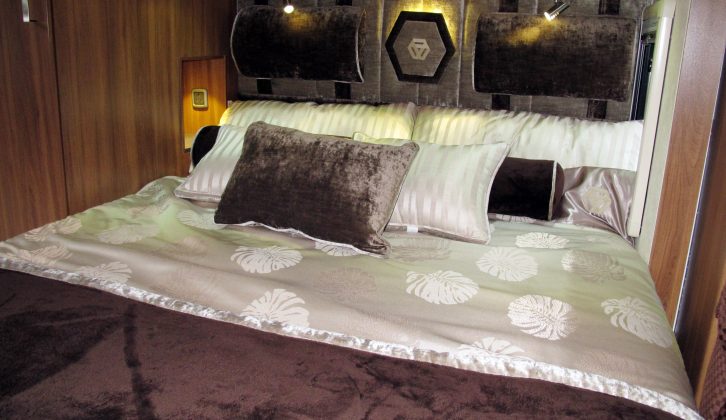 There is no compromise with the Eterniti's island bed