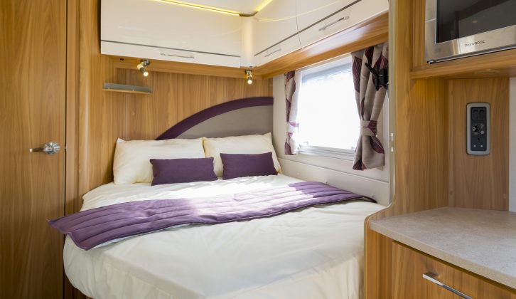 Practical Caravan's reviewers approved of the fixed bed in the Lunar Clubman Saros Edition SE