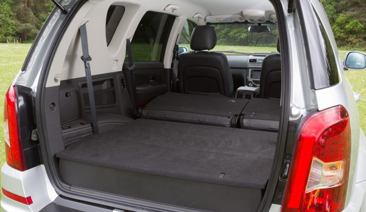 Fold the second row of seats to extend the load area to an incredible 2488 litres over a stepped floor