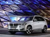 The new BMW X5 xDrive40e broke cover at the New York show, powered by a 2.0-litre petrol engine and an electric motor