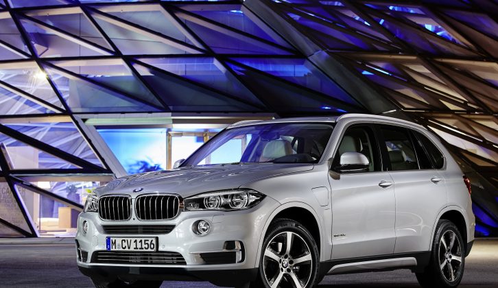 The new BMW X5 xDrive40e broke cover at the New York show, powered by a 2.0-litre petrol engine and an electric motor