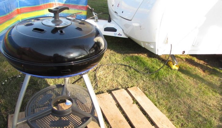 Putting that external barbecue point to the test on tour – the Sprite Major 6 is a hit!