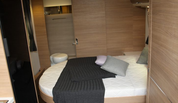 All Adria Adora 613 DT Isonzo models have the luxury of a transverse island bed