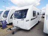 Forget fixed beds, the traditional caravan layout is back – and the latest Coachman Vision 520/4 hopes to win hearts again