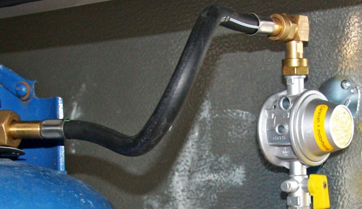An elbow and extension can raise the gradient on a coupling hose