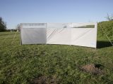 Kampa’s Deluxe Windbreak is one of a few windbreaks we tested that featured top bars spanning horizontally between the poles