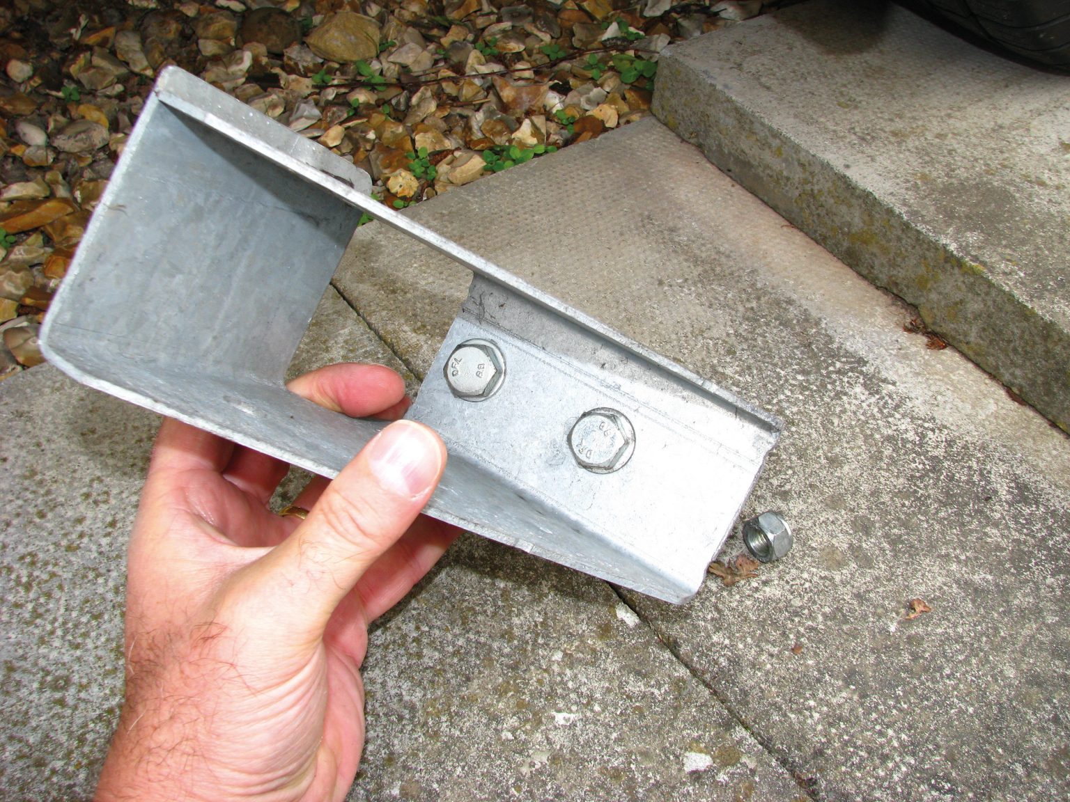 How to fit AlKo sidelift jacking points (1000kg) Practical Caravan