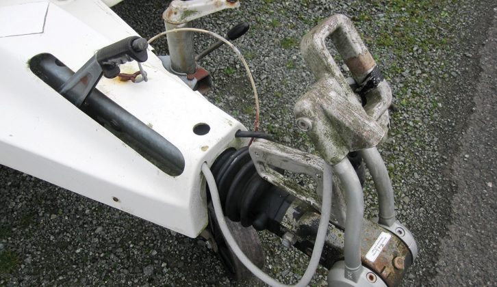 Lightweight chassis prevented some stabilisers from being attached – hitches started to be replaced by hitches like this early Al-Ko with towball friction pads in the 1990s