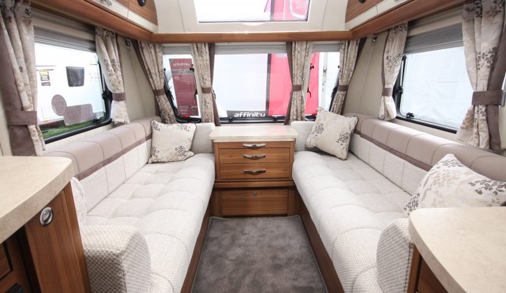 The 530 has a bright lounge which converts into a 1.99m x 1.50m double bed, or can be used as singles (1.87m x 0.68m each)