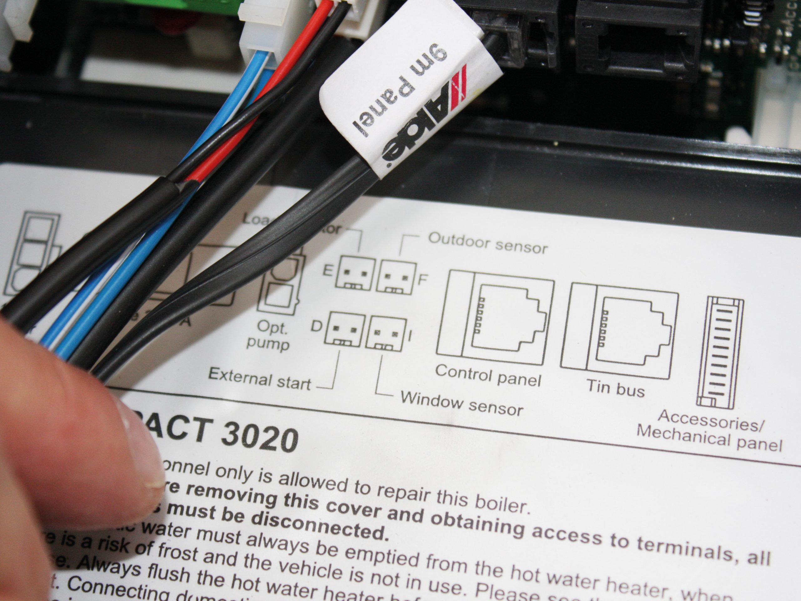 How to fit an Alde load monitor and outside temperature sensor