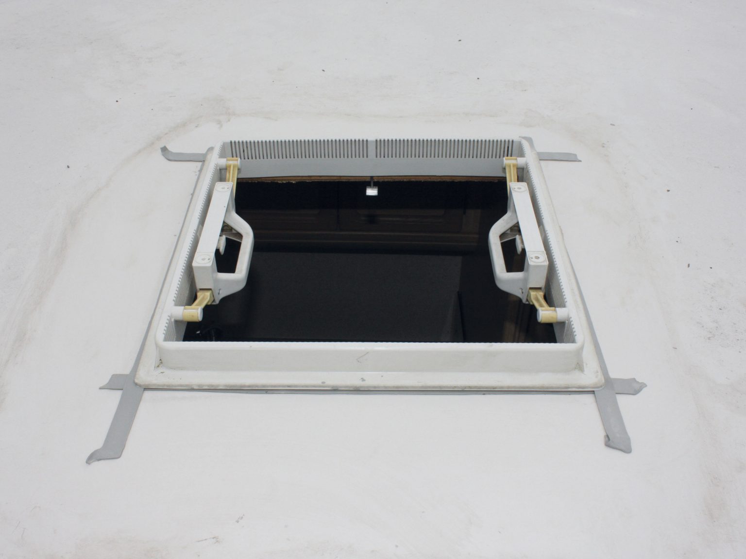 How to replace a popup rooflight Practical Caravan