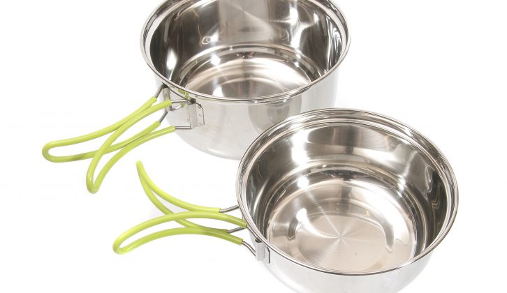 All pans here are non-stick, whether using Teflon coatings, tough enamel, or - like here - highly polished stainless steel