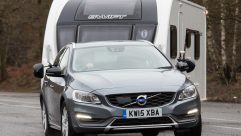 With estate-car-cum-4x4 looks, what tow car ability does the Cross Country Volvo V60 variant have?