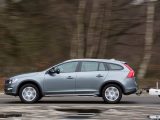 The 464cm-long Volvo V60 Cross Country has a 1712kg kerbweight