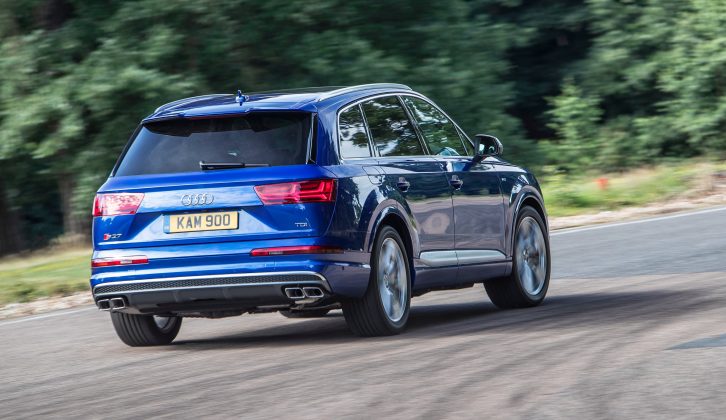 For a car with a 2405kg kerbweight (and an 85% match figure of 2044kg), the Audi SQ7's handling and body control impress