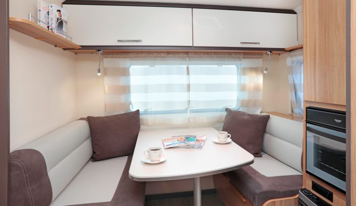 The lounge of the Caravelair Antarès 450