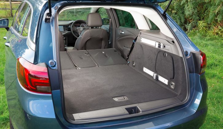 A maximum boot capacity of 1630 litres is revealed when you fold the rear seats away