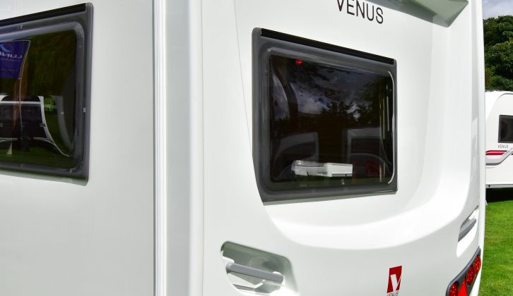 This van's rear panel is a full-height ABS unit, featuring reversing lights and sharp-looking road light clusters
