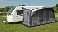 Here we review the SunnCamp Advance Master 450 which is 450cm wide, 240cm deep and weighs 27kg
