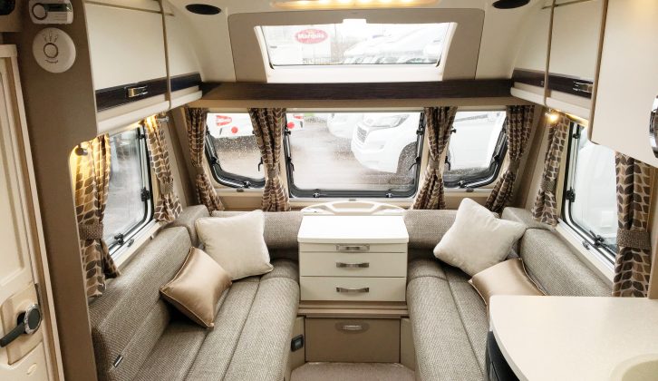 It's light in here thanks to the large front sunroof and pale fabrics – wraparound seating is a £175 option