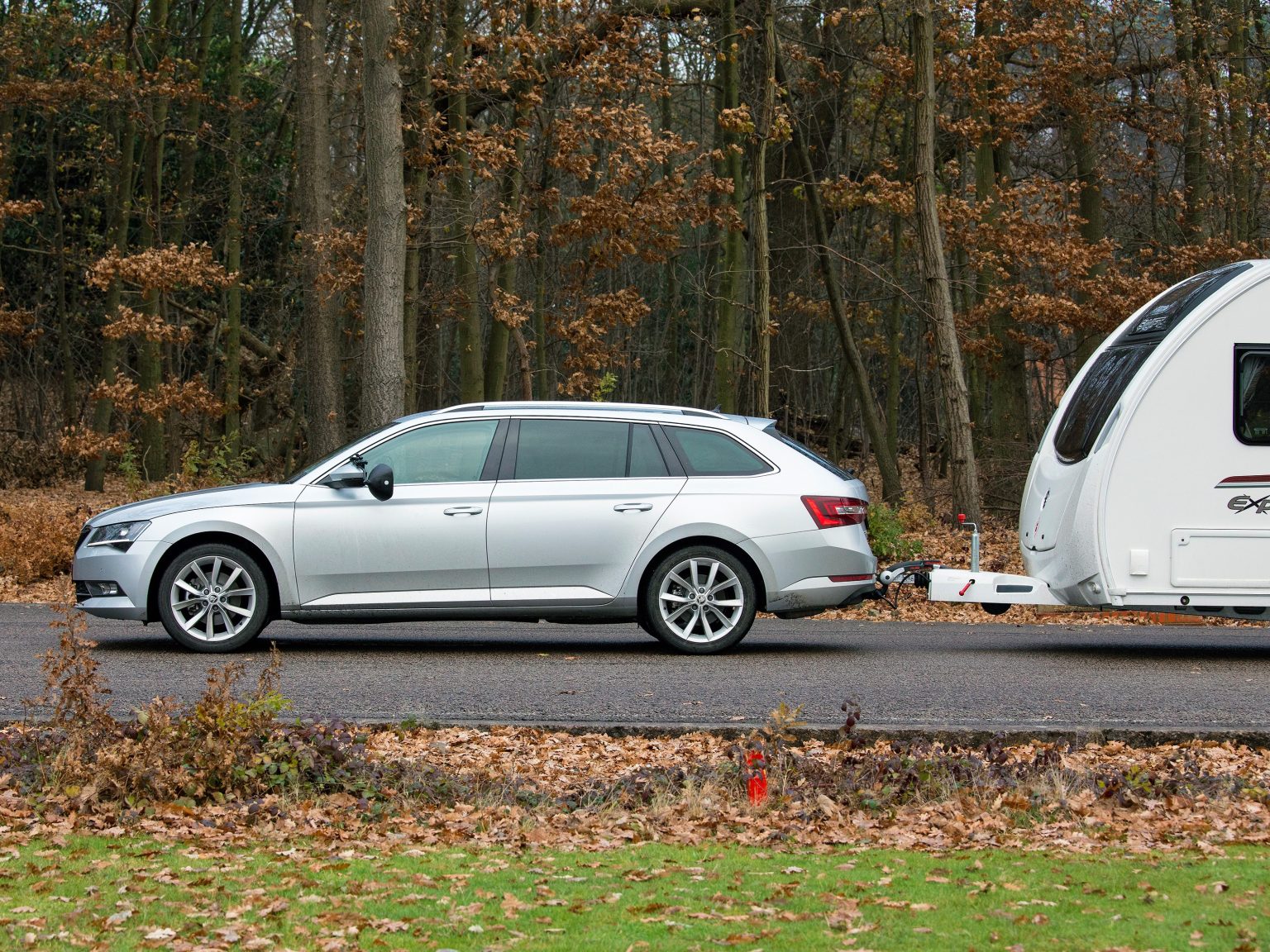 Easy open skoda superb