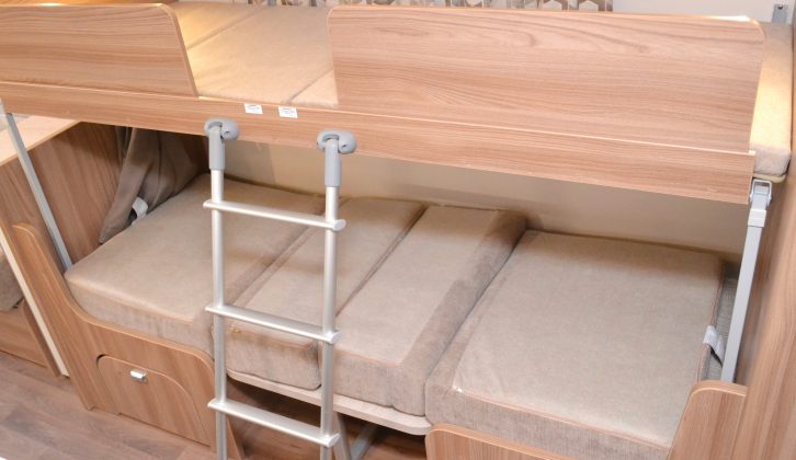 The side single bed measures 1.80m x 0.69m, while the side bunk bed is 1.76m x 0.59m