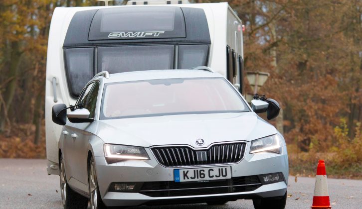 If you're wondering what tow car to buy, our Motty says the Škoda Superb should be on your shortlist – find out why!