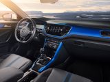 Style-spec cars can have different-coloured interior trim pieces