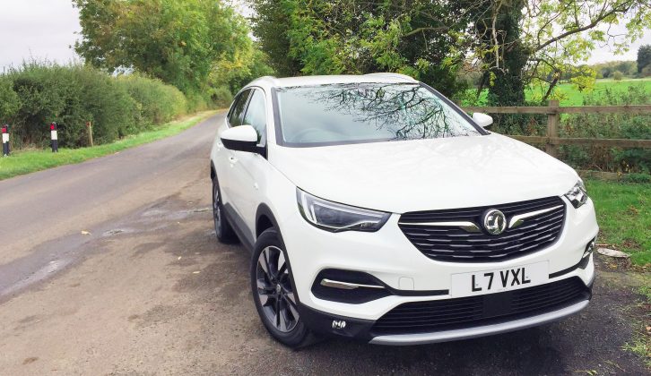 The styling ties in with Vauxhall's other models, but the alloy-effect protective front and rear skid plates (standard on all bar the SE trim line) are just for show