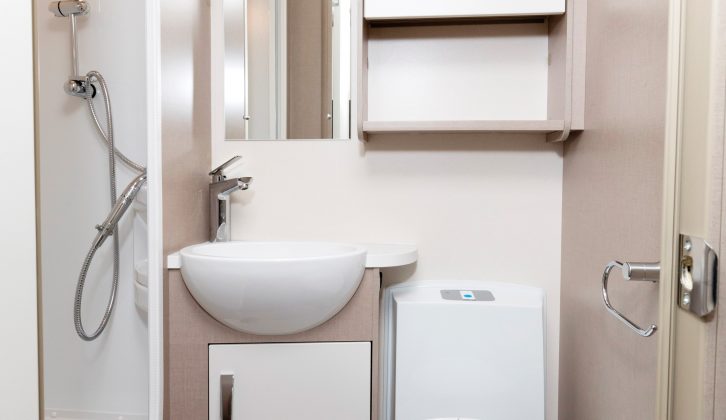 Light tones work well in the Swift Eccles 590’s washroom, while the shower tray has been improved for 2018
