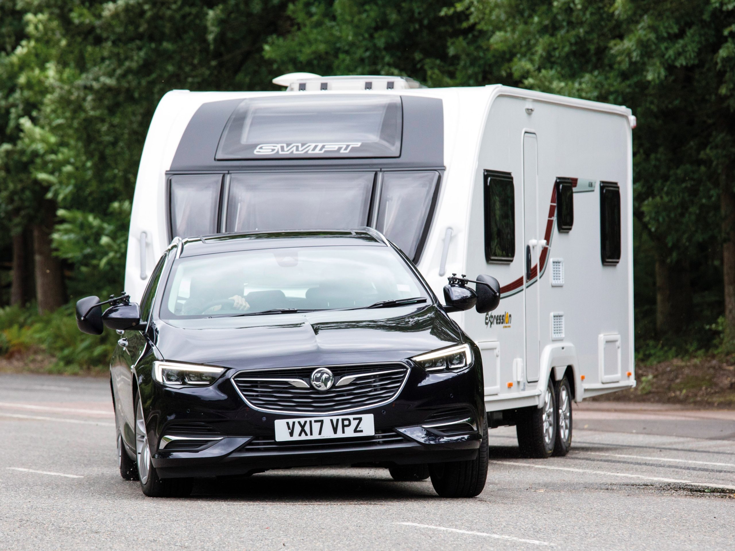 Vauxhall Insignia Sports Tourer Practical Caravan - just made this touring caravan because why not roblox