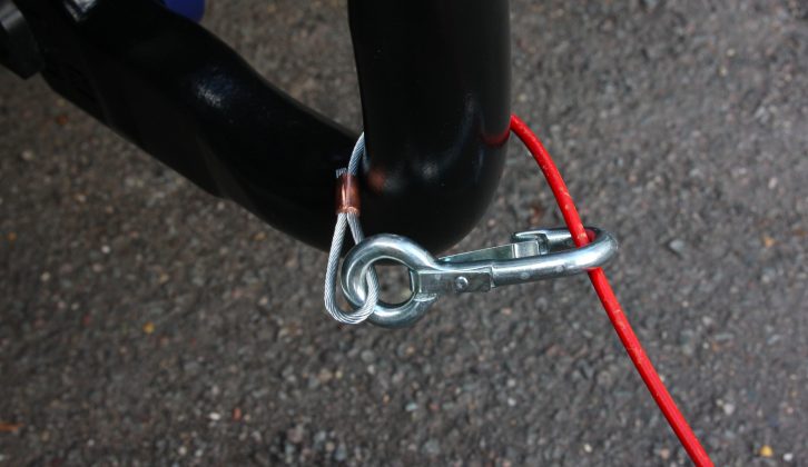 Common sense says you shouldn’t loop a clip-type cable around a detachable tow bar