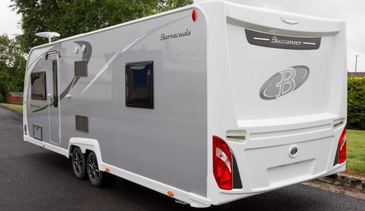 This large, twin-axle tourer boasts an E&P self-levelling system