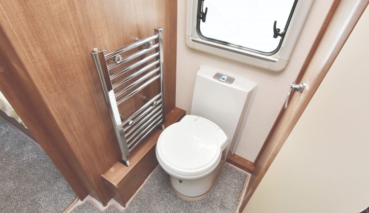 Additional storage capacity in the wardrobe base lessens floor space in the washroom