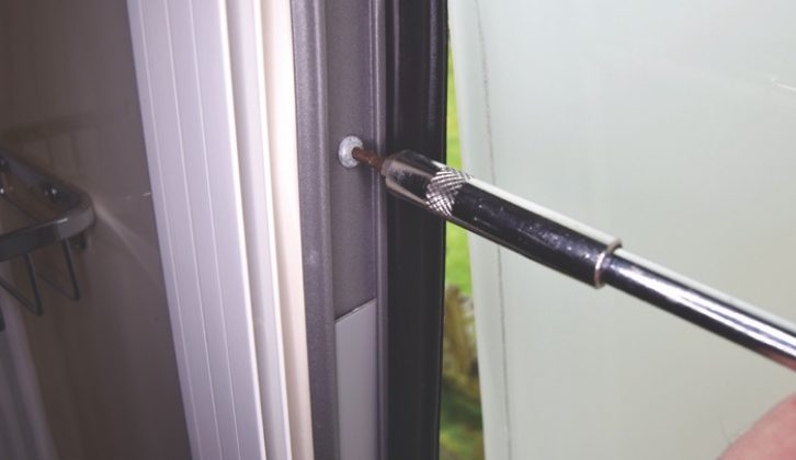 Remove the end-stop screen from the left-hand side of the window frame