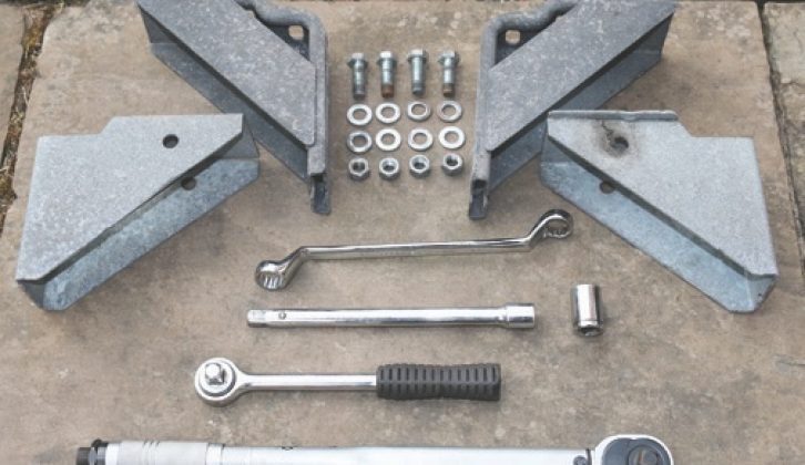 Parts for jacking kit and tools required for the job