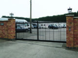 These gates update the site owner about who is entering, using a clever app that will communicate with his mobile