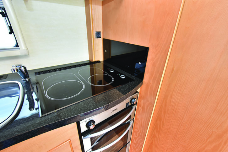 ... it also comes fitted with a smart electric hob