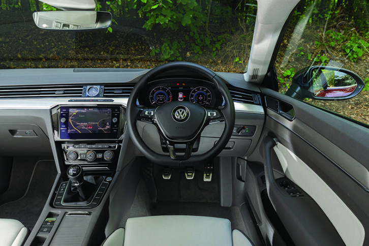 A large touchscreen, sat-nav and digital driver's display all come as standard