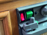With car engine running, the fridge works fine on 12V
