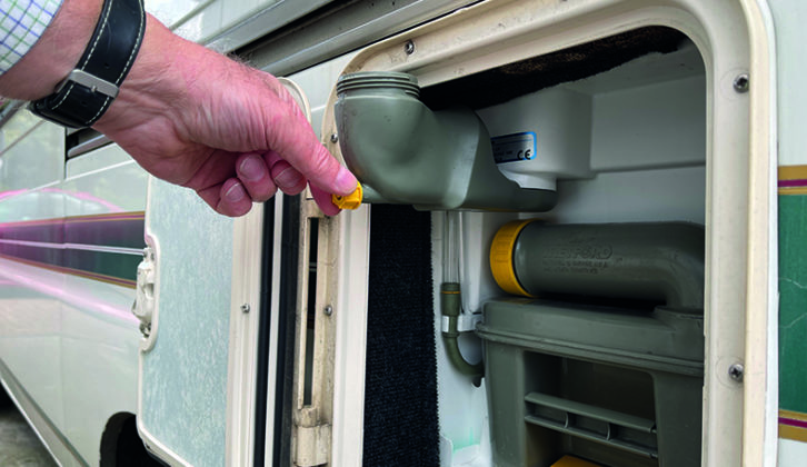The flush filler also has a drain