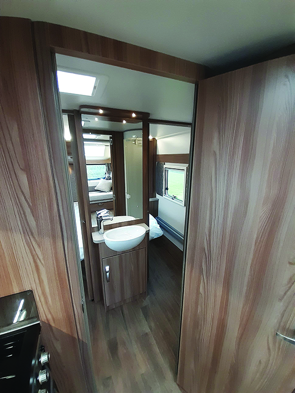 You can close all three of the washroom doors to create a spacious dressing room