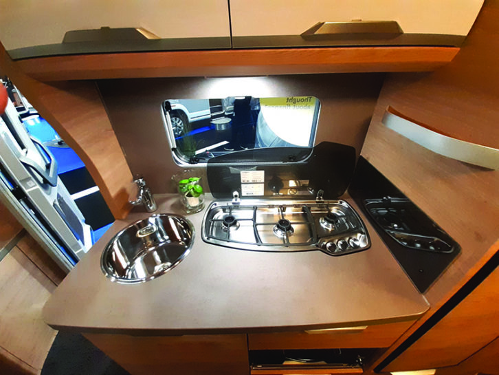 Ample work surface in the kitchen, and although the sink is small, it is also deep
