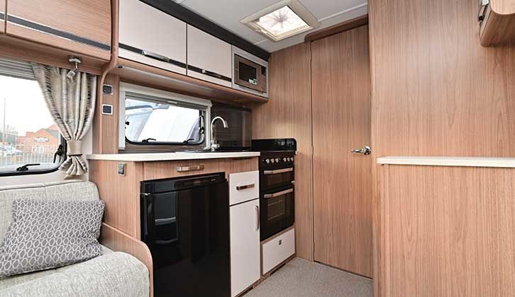 The kitchen in the Coachman VIP 545 2017