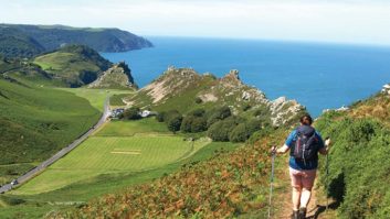 Descending to the Valley of Rocks