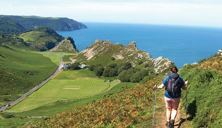 Descending to the Valley of Rocks