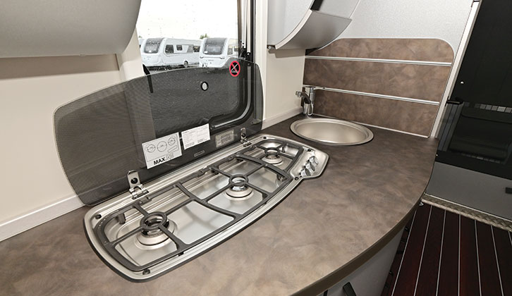 The three-burner gas hob