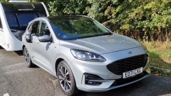 The full-hybrid Ford Kuga 2.5 FHEV 190PS ST-Line X Edition FWD Auto