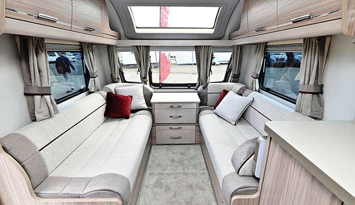 Lounge in Elddis Crusader Tempest